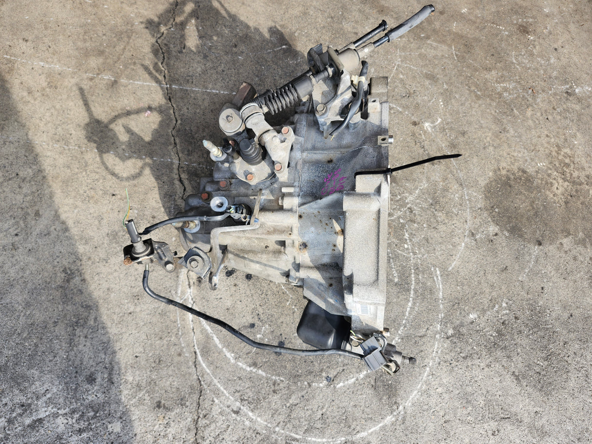 JDM Honda Civic 2001-2005 1.7L D17A Manual Transmission / Japan Imported / Stock No: 1813