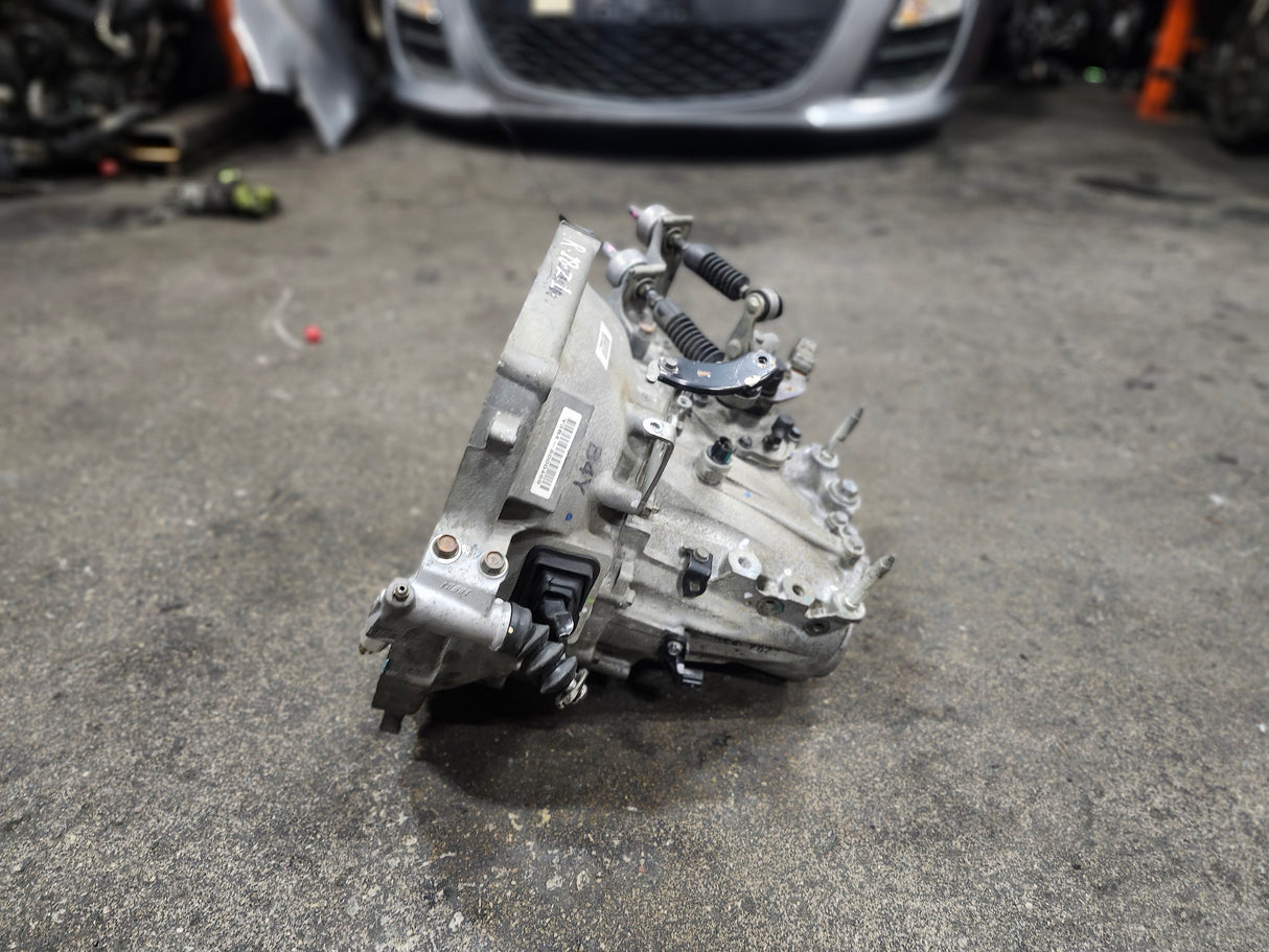 JDM Honda Civic 2013-2015 R18Z 1.8L Manual Transmission / Stock No : 1840
