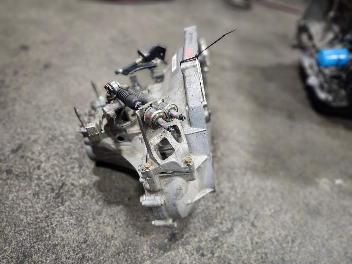 JDM Honda Civic 2013-2015 R18Z 1.8L Manual Transmission / Stock No : 1980
