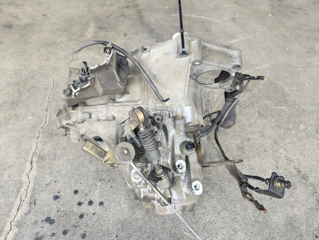 JDM Honda Civic 2001-2005 1.7L D17A Manual Transmission / Japan Imported / Stock No: 1800