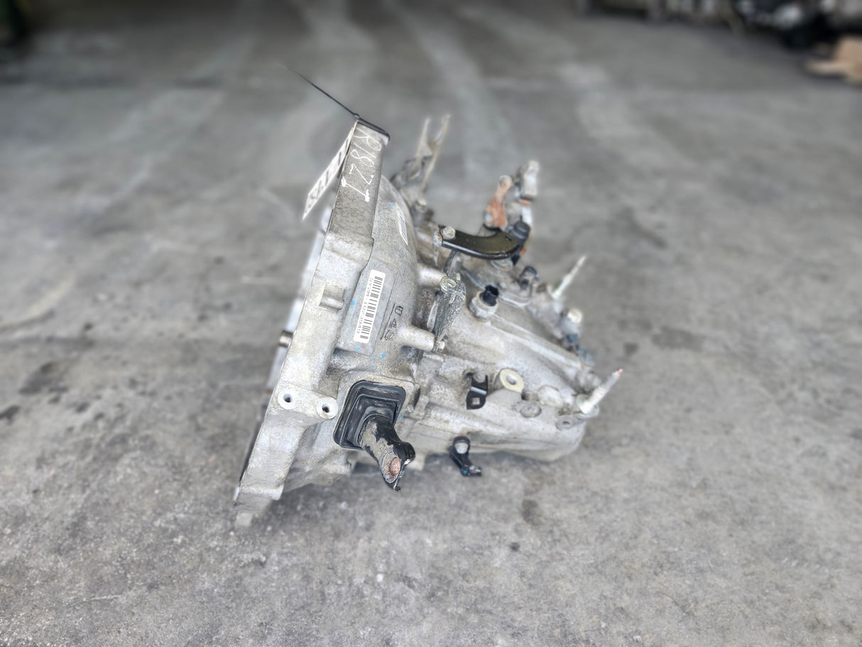 JDM Honda Civic 2013-2015 R18Z 1.8L Manual Transmission / Stock No : 1982